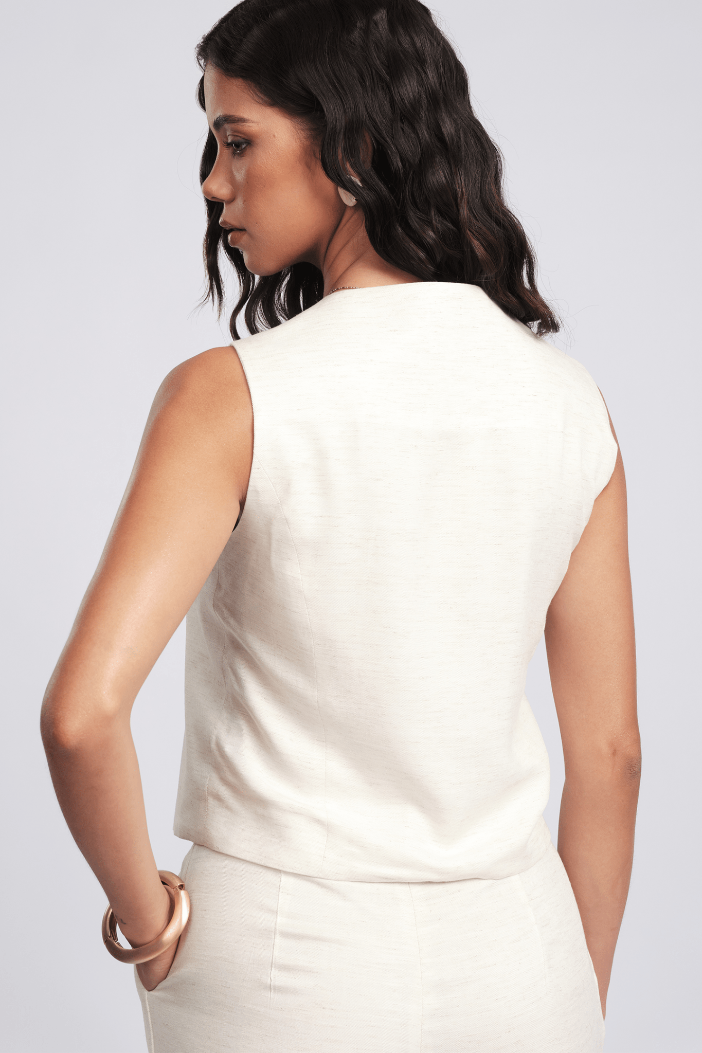 CHALECO EMMA LINO ASIMÉTRICO CORTE PRINCESA