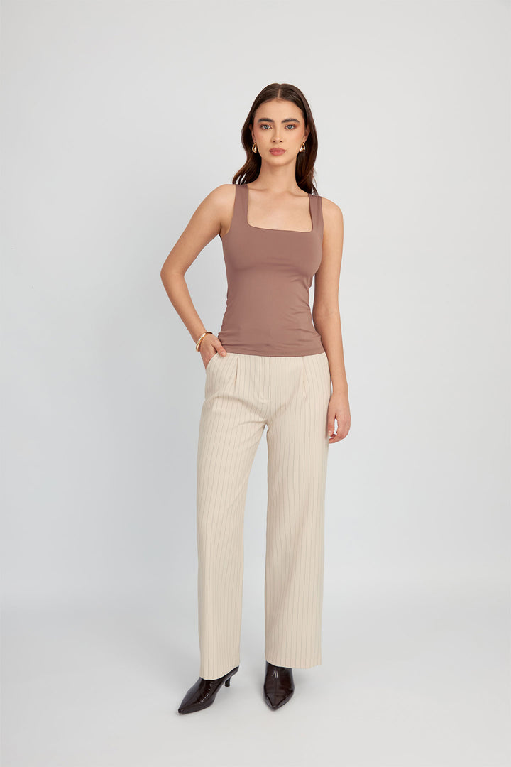 TOP LIA ESCOTE CUADRADO MINIMALISTA - Bembella Perú