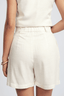 SHORT MINA LINO TIRO ALTO FIT RELAJADO